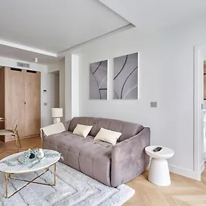  Apartment Centre De By Prestige